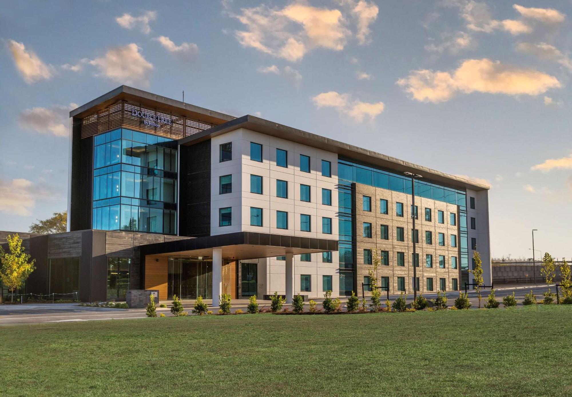 Doubletree By Hilton Auckland Karaka Hotel Exterior foto