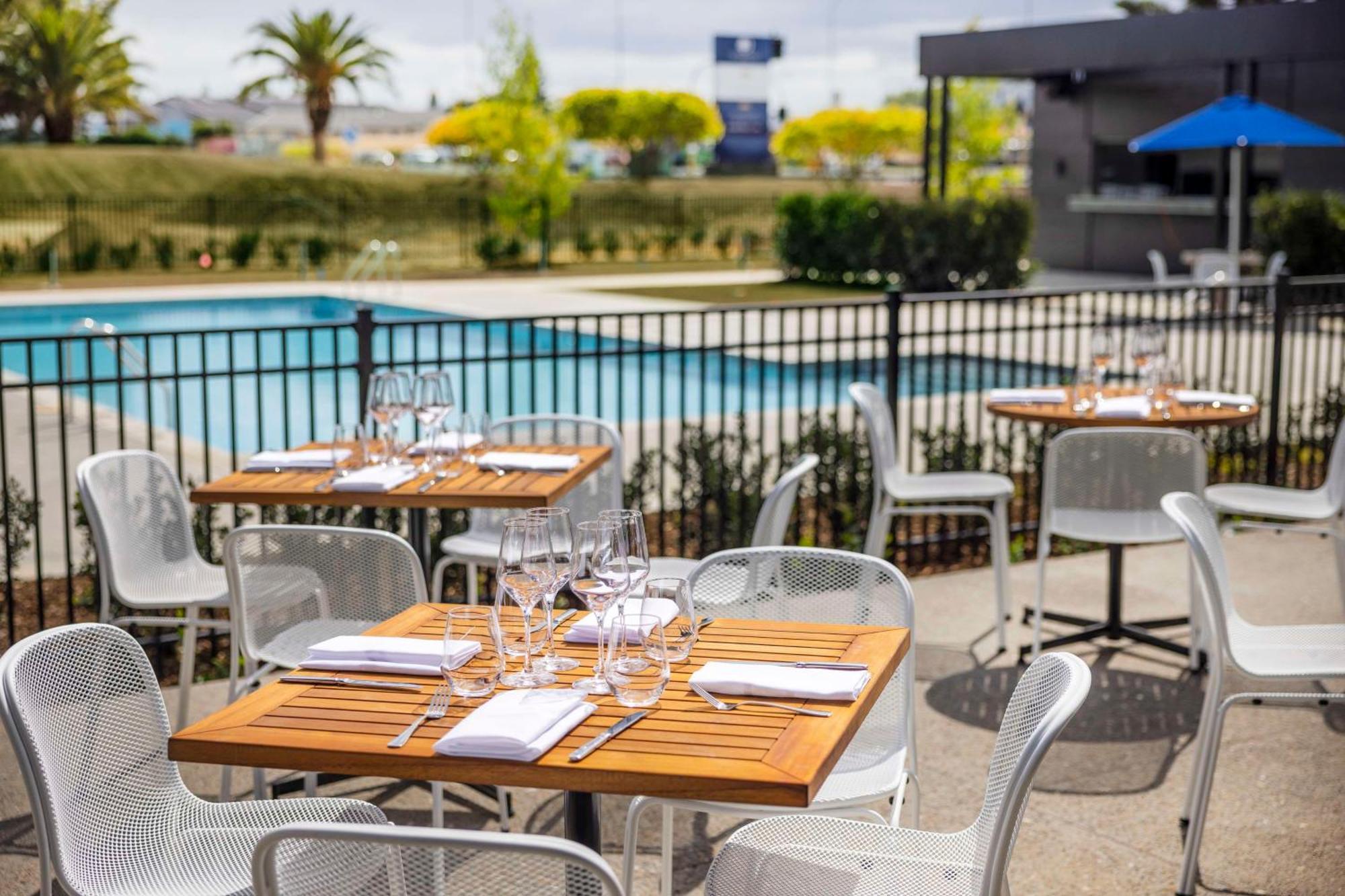 Doubletree By Hilton Auckland Karaka Hotel Exterior foto