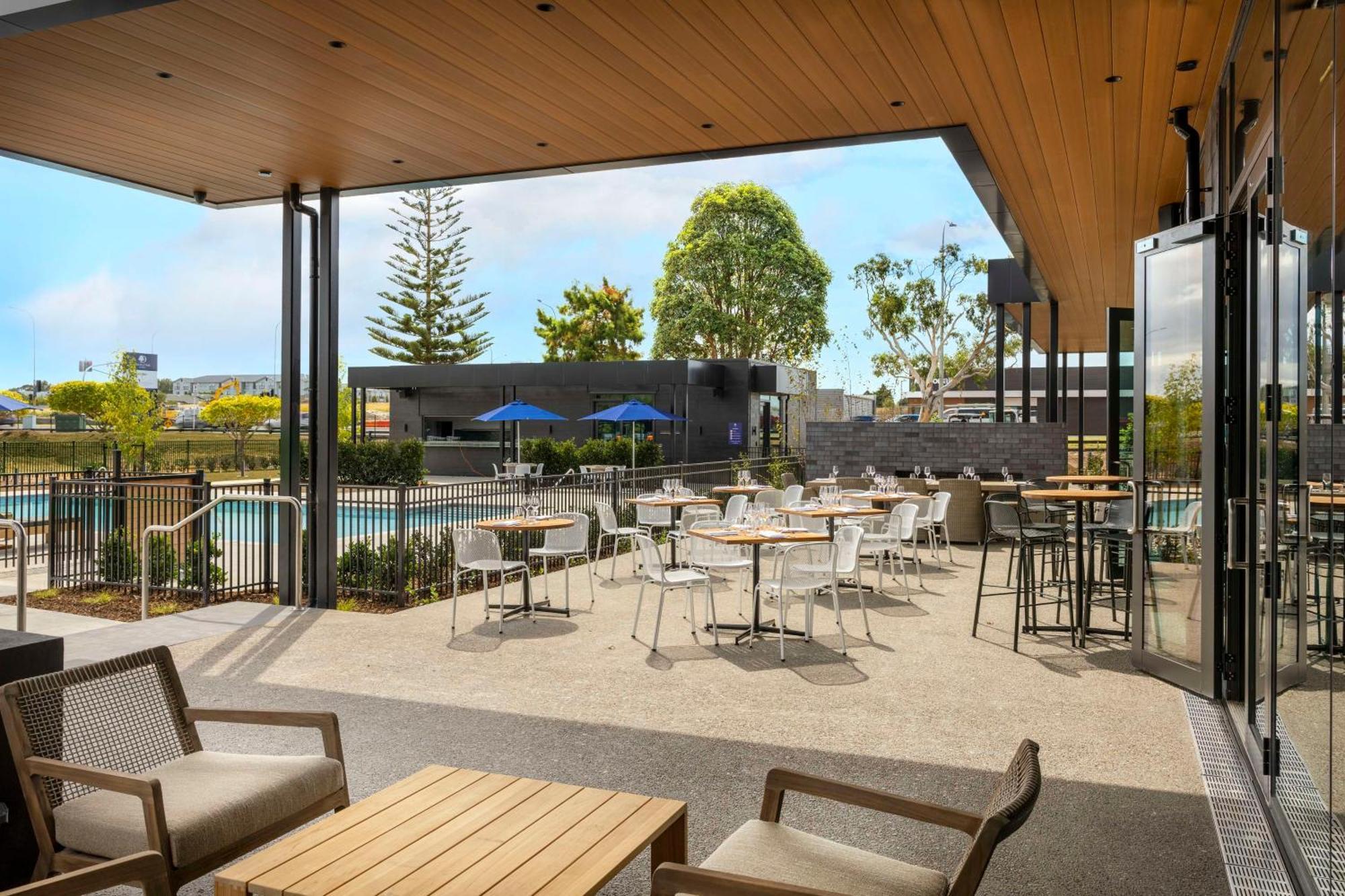 Doubletree By Hilton Auckland Karaka Hotel Exterior foto