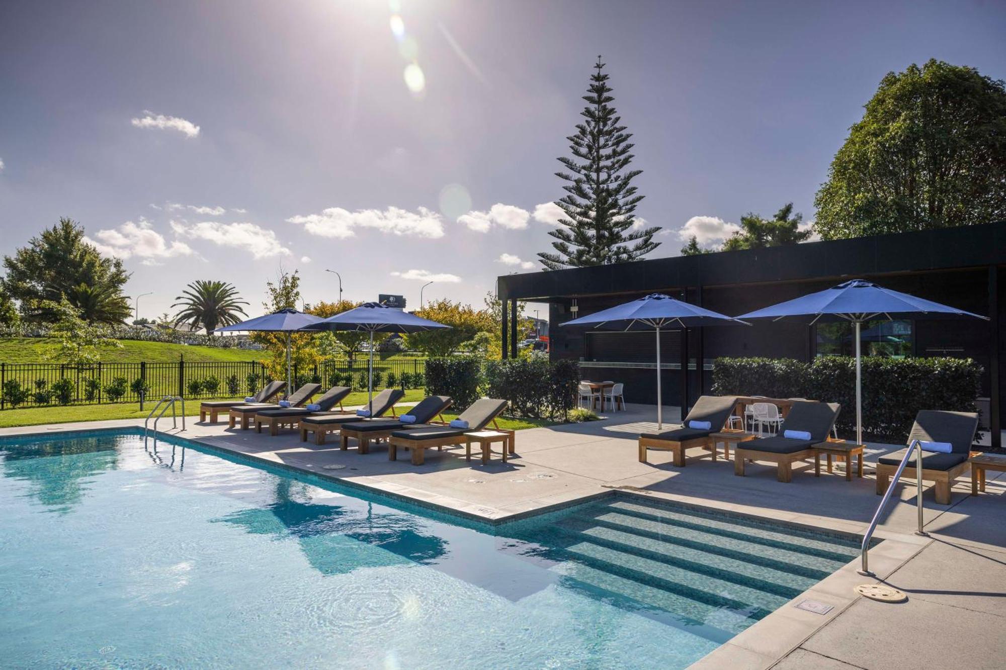 Doubletree By Hilton Auckland Karaka Hotel Exterior foto