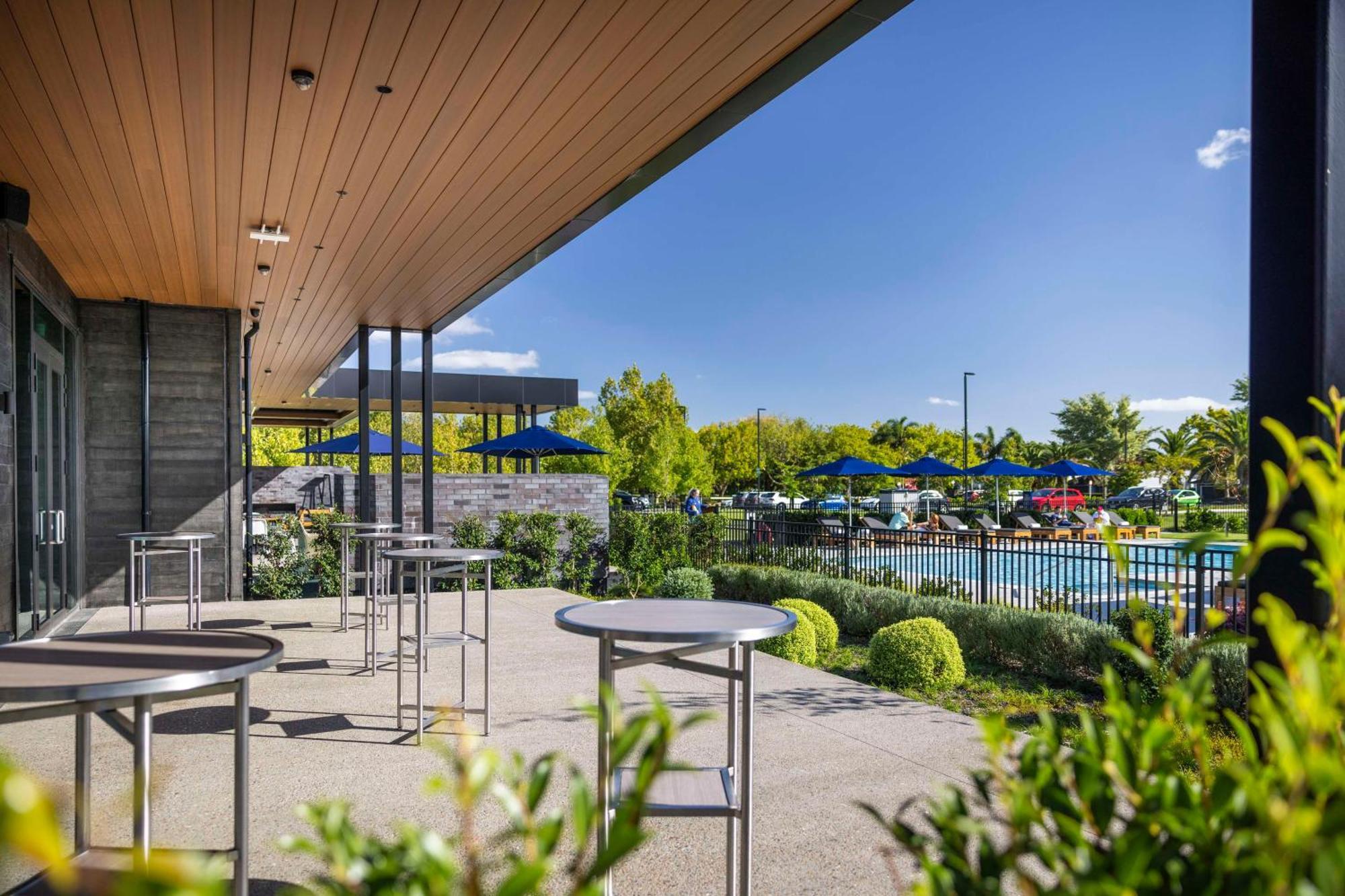 Doubletree By Hilton Auckland Karaka Hotel Exterior foto